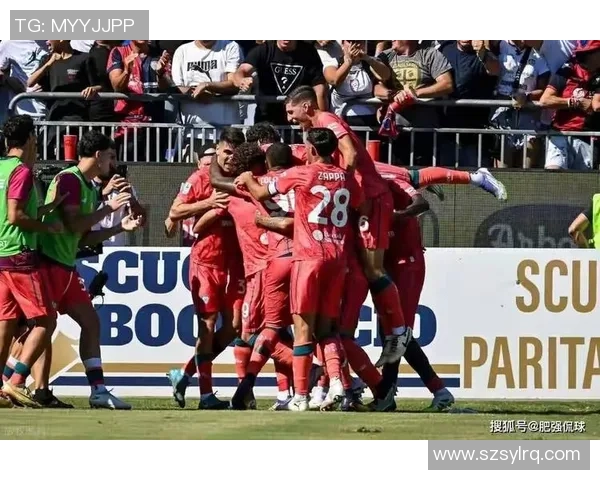 欧冠大战：国米强势3-0击败曼联红牌争议引发全场热议